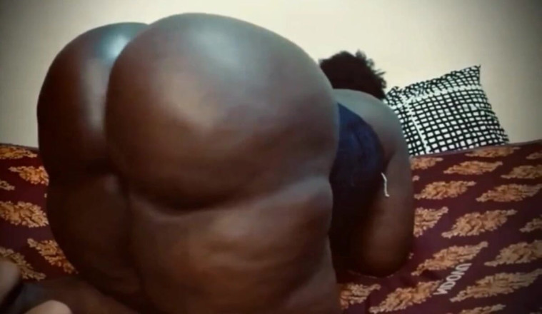 Dzaddy long strokes: SSBBW Oiled Twerk