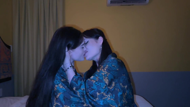 LuchCrush: I Fucked My Lesbian Stepsister Raw: Session of Slut