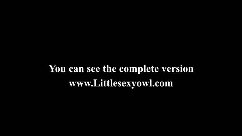 Littlesexyowl: 热辣性感的女孩用她的蜡笔探索她的性爱