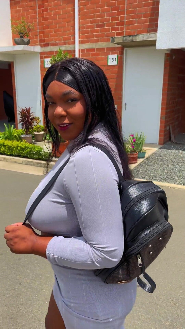 AndreaAndJean: Я даю сперму мачехе моей подруги ей в рот