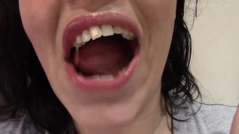Natalie Wonder: Ich verschlinge unkurierte salami &amp; rohen geräucherten lachs mit nahaufnahmen meines...