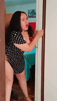 Eu não posso ser uma prostituta, meu marido toma banho e eu coloco o couro nele com meu enteado