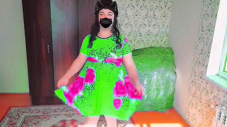 Kitty_Cross: 穿着柔软耳罩的可爱娘娘腔穿着舒适的毛衣