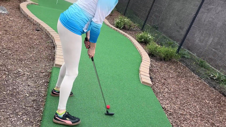 Bigmax8inch: Golf Date zamienia się w obciąganie dachu z gorącą rudą