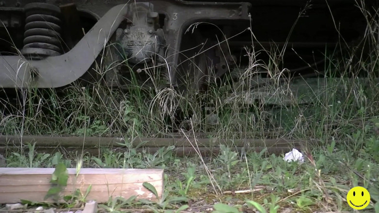 French Amateur Porn: Sex in an abandoned bus