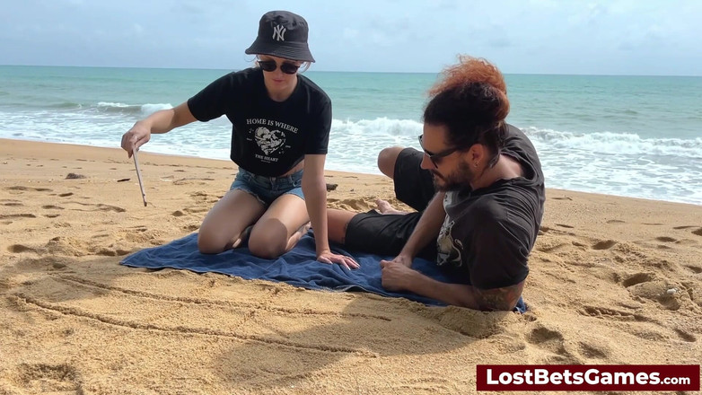 Lost Bets Games: David e Kelly Tantalizing Jogo de Strip Tic-tac-toe