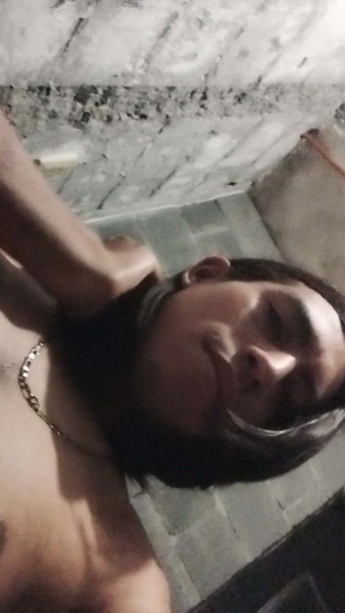 AlexAlejandro13: Olhe diretamente nos meus olhos