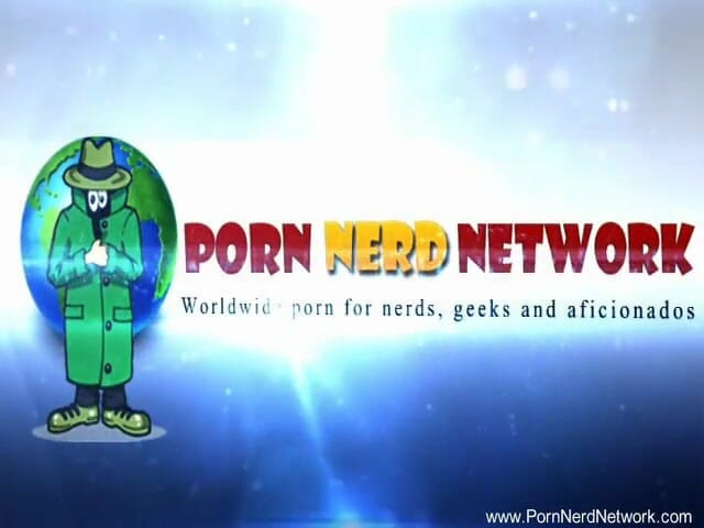 Porn Nerd Network: Prsatá milf kundička olízaná, než se nechá stříkat