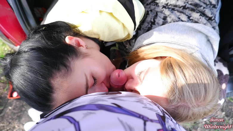 YSP Studio: Duas modelos pornô gostosas me chuparam no porta-malas de um...