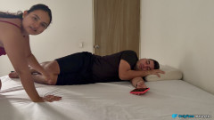 MaRaSexx: Stiefvader verwart zijn stiefdochter met zijn vrouw en vult haar...