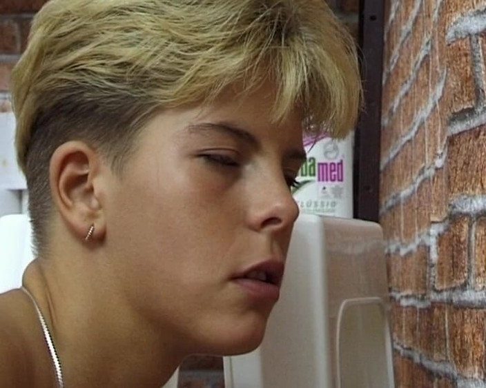 YOUR FIRST PORN: Pizda ta are un gust atât de bun - Natascha și Tatjana