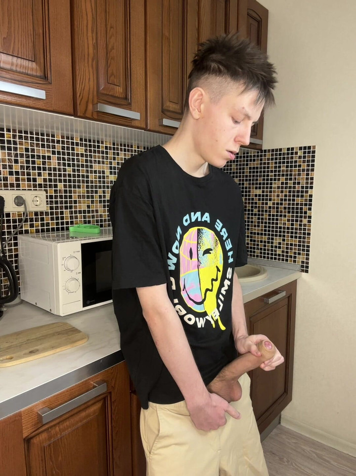 Morflot24: La delicia de esperma de Young Twink