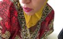 Souzan Halabi: Саудовская арабская милфа с большой задницей изменяет для грубого секса в хиджабе