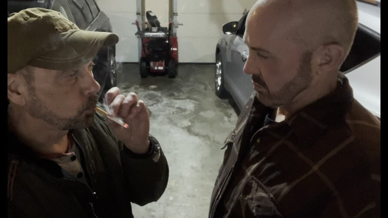 Tyler8: Padrastro compartiendo un humo