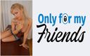 Only for my Friends: Моя дівчина 18-річна блондинка платинова повія засовує секс-іграшку в свою пизду і торкається себе пальцями