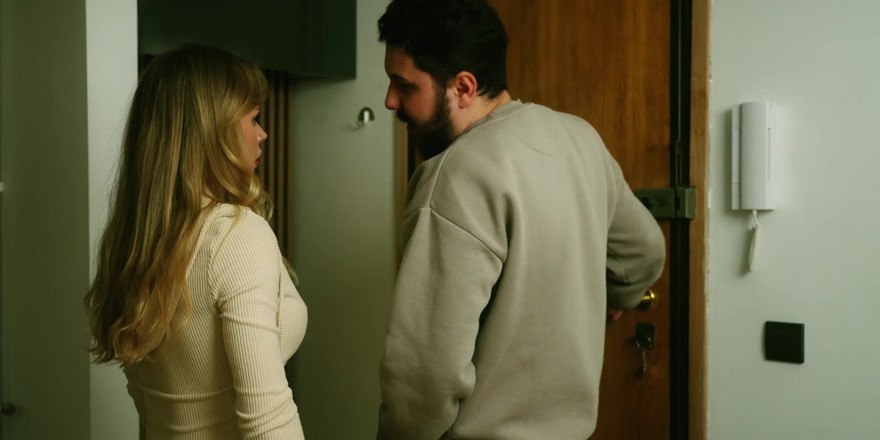MariMoore: La Esposa Marimoore Paga La Deuda Del Marido Con Su...