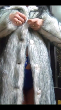 Prima di assaggiarTi, Voglio provare alcuni vestiti di pelliccia per te.#milf, #pov, #latina, #bigass, #romance, #joi, #fetish