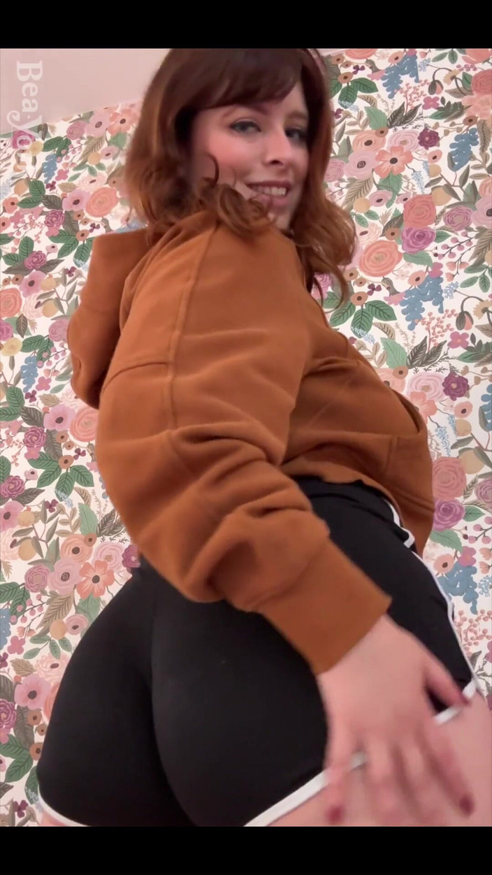 Bea York: Jen malá pohodlná útulná škádlení ...