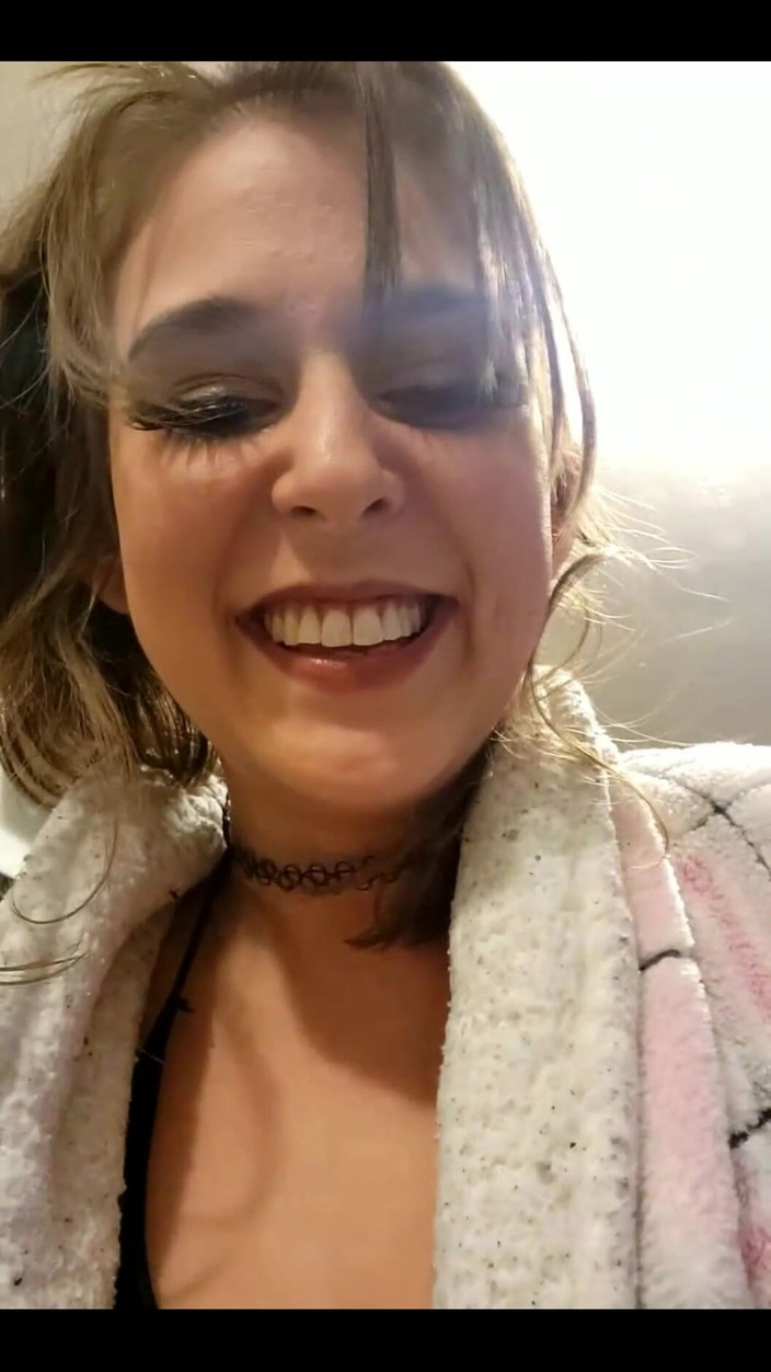 Alli Anderson: Stream Alli Anderson