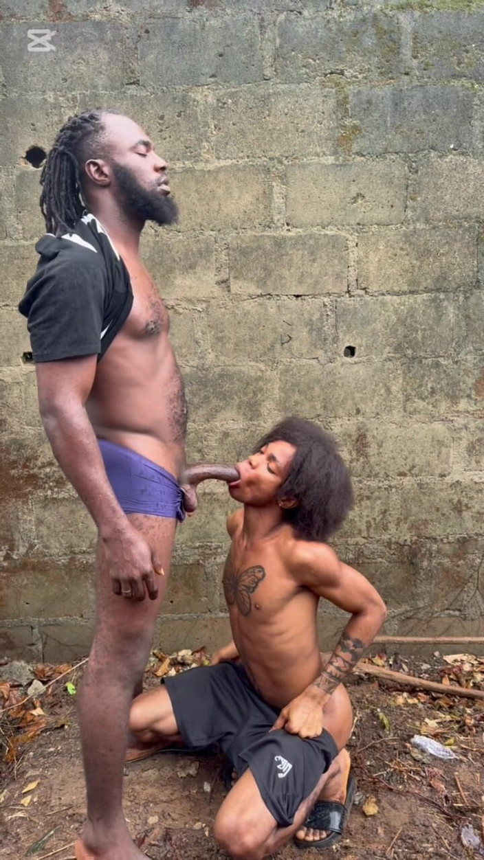Baddestboyx: Kontol besar pria kulit hitam nigeria di depan umum