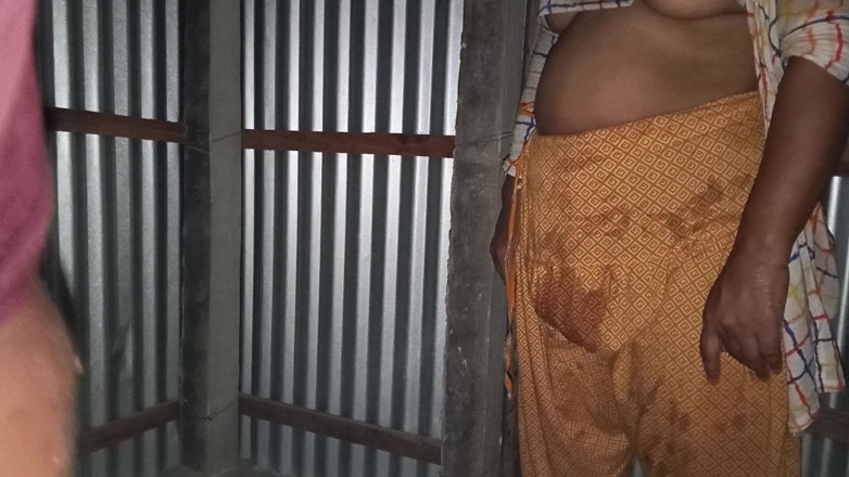 SAFI TV: Ibu tiri desi bersendirian di rumah seksi kali pertama