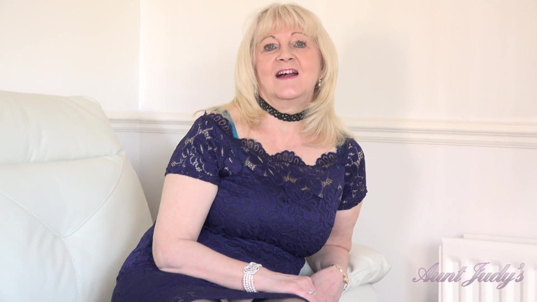 Aunt Judy's: Auntjudys - Getting to Know Busty Blonde GILF Katie Wish
