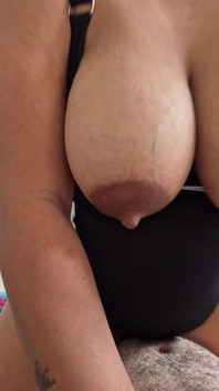今日、私は妻の友人と一緒に行き、彼女の家とセックスしました。