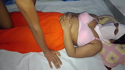 Js Creator: 来自服装的漂亮女孩操她的朋友