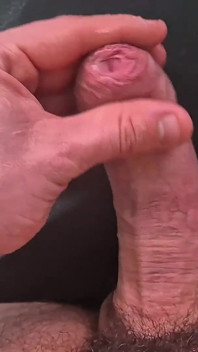Bermain dengan Foreskin Saya yang Belum Dipotong Ketat