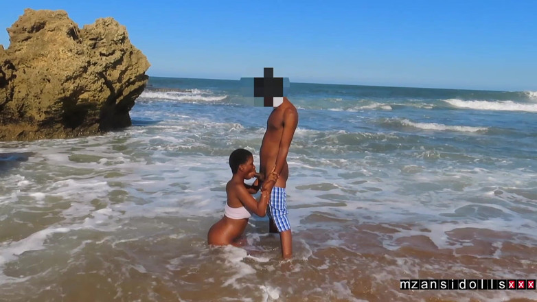 mzansionlyfan: Beach Blow Job