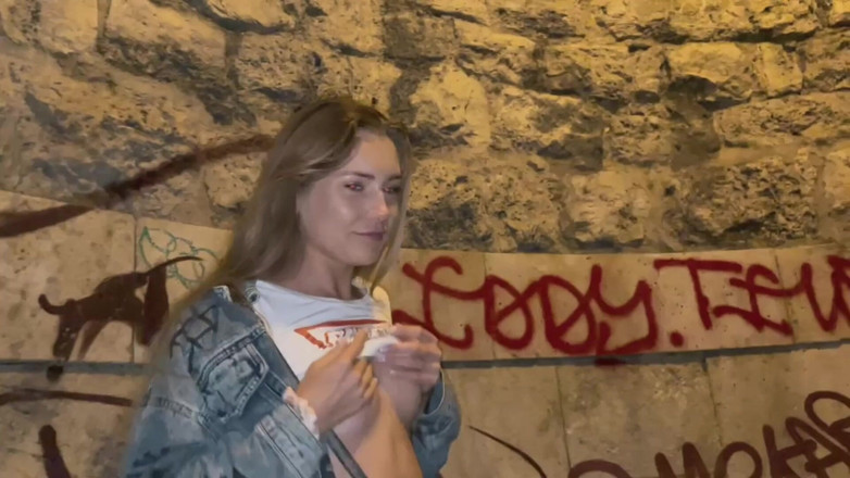 Mary Rock: na rua de Budapeste