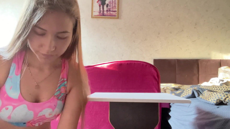 Stacy_via: Un'immagine del mio culo succoso. Capolavoro?