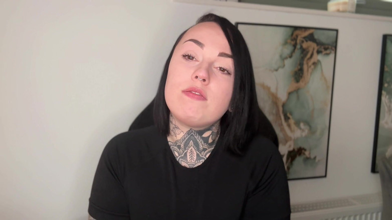 Miss Valentina: Vreau să fiu sclavul meu șantajist-fantezist