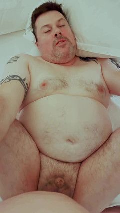 uktattooedchub74: Doigte mon trou, baise-moi le trou