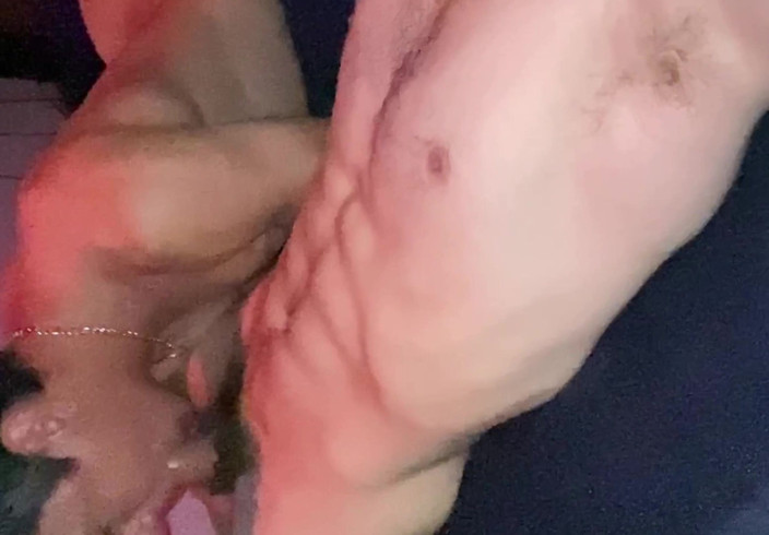 deepthroatec: Ustam ağzımı sikerek bana zevk veriyor