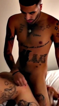 Cholo Throat Отсасывает У Большой Елды, Папи, Juven Tatted Cholo Трахается