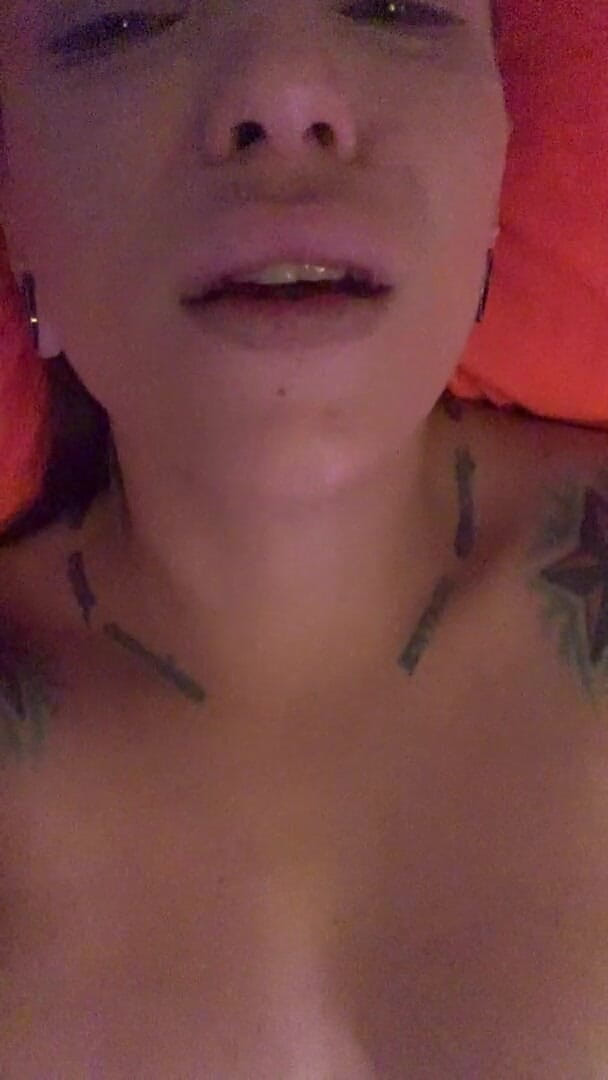 Aris Dark: Sexy close up masturbation with vibrator