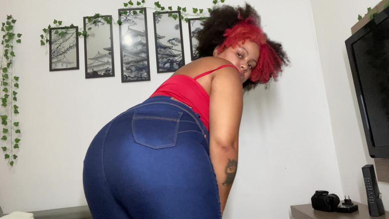 Cutiepiie Chubby: Gordas com refrigerante arrotando e peidando em jeans apertados