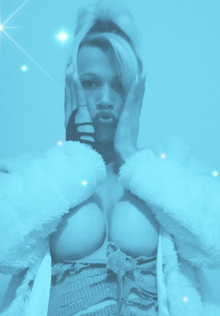 Laratransexualbarcel: Latina masturbação com pau grande