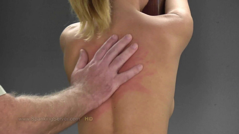 Spanking Server: Tyron viene fustigata senza preservativo dal suo padrone cattivo