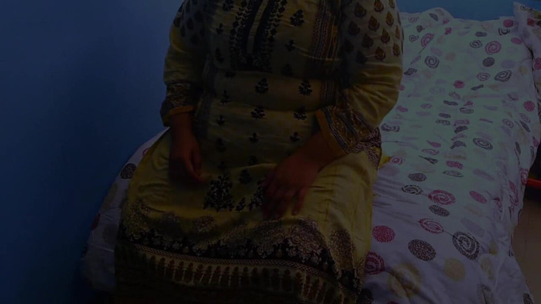 Aria Mia: Sexy esposa egipcia recién casada follada por el amigo del...