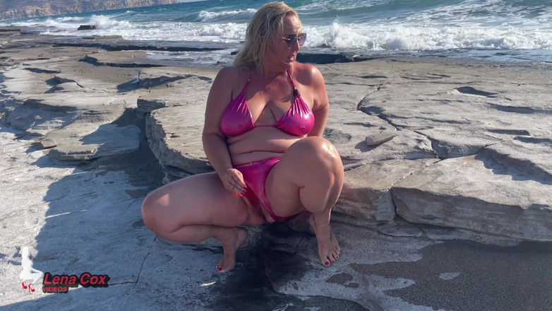 Lena Cox: Bikinili Erkek Delisi Plajda Mastürbasyon Yapıyor - Riskli Fışkırtma Orgazmları