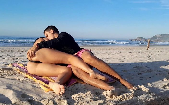 Couplebeach1: Зловили пару на пляжі