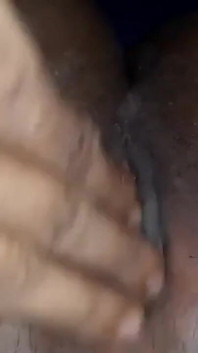 어린 배다른 아들과 큰 후장 을 보여주는 Deshi 새엄마