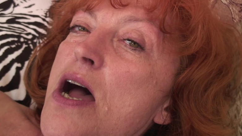 Watch Dirty Movies: Una grande figa bagnata alla ricerca di un grosso cazzo...