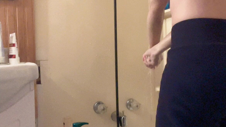 sweethanajapanese: 욕조의 작은 젖탱이에 머리를 씻는 Hana