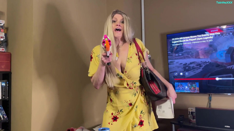 TabithaXXX: Giantess stepmom - shrinks slacker stepson 2 worship her body
