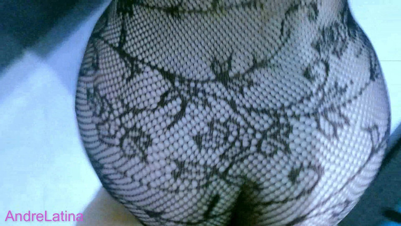 Gatita latina: Vyvrcholit Jí Na Zadku V Punčocháčích