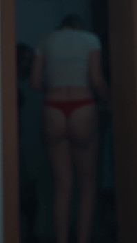 Ups... El novio de mi madrastra se corre accidentalmente dentro de mí después de compartir cama por la noche en un hotel