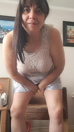 Mommy big hairy pussy: 在早上的西班牙熟女撸管指挥